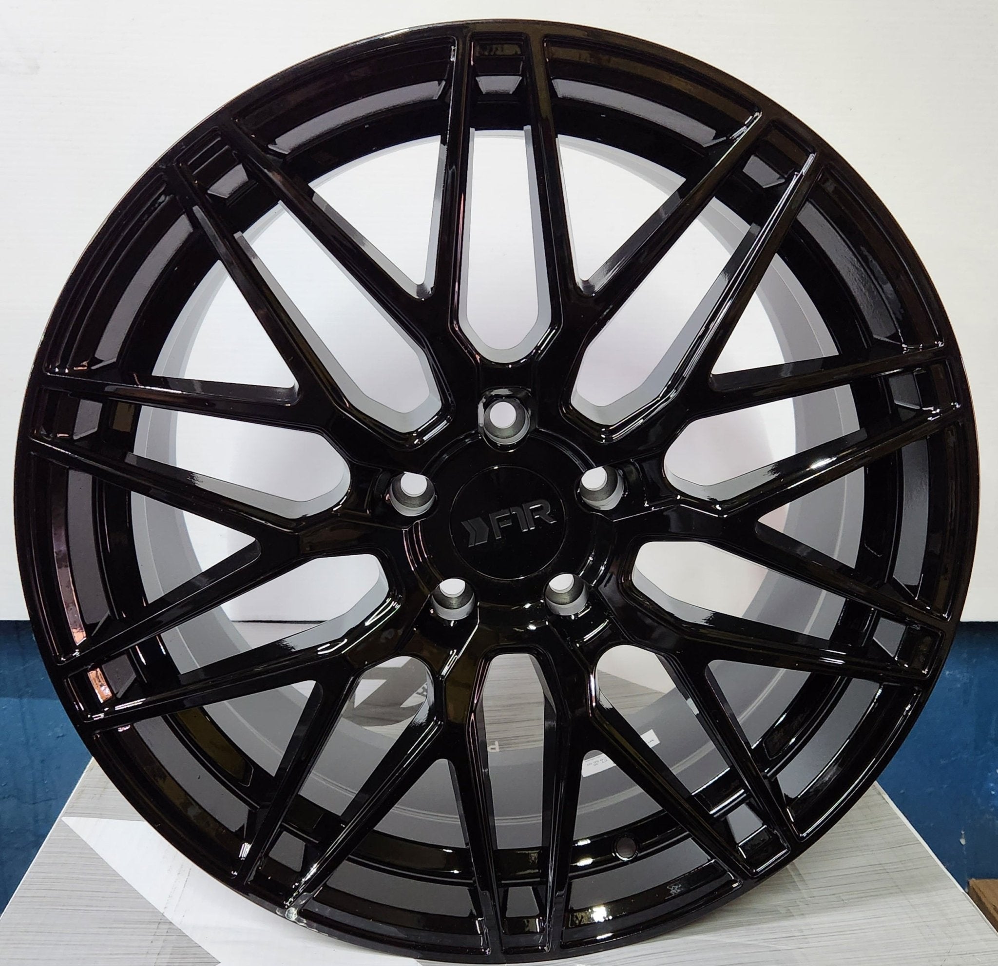F1R F103 18X8.5 5X114.3 GLOSS BLACK - Gun Hill Tire House (WTW - WHOLESALE TIRES & WHEELS)