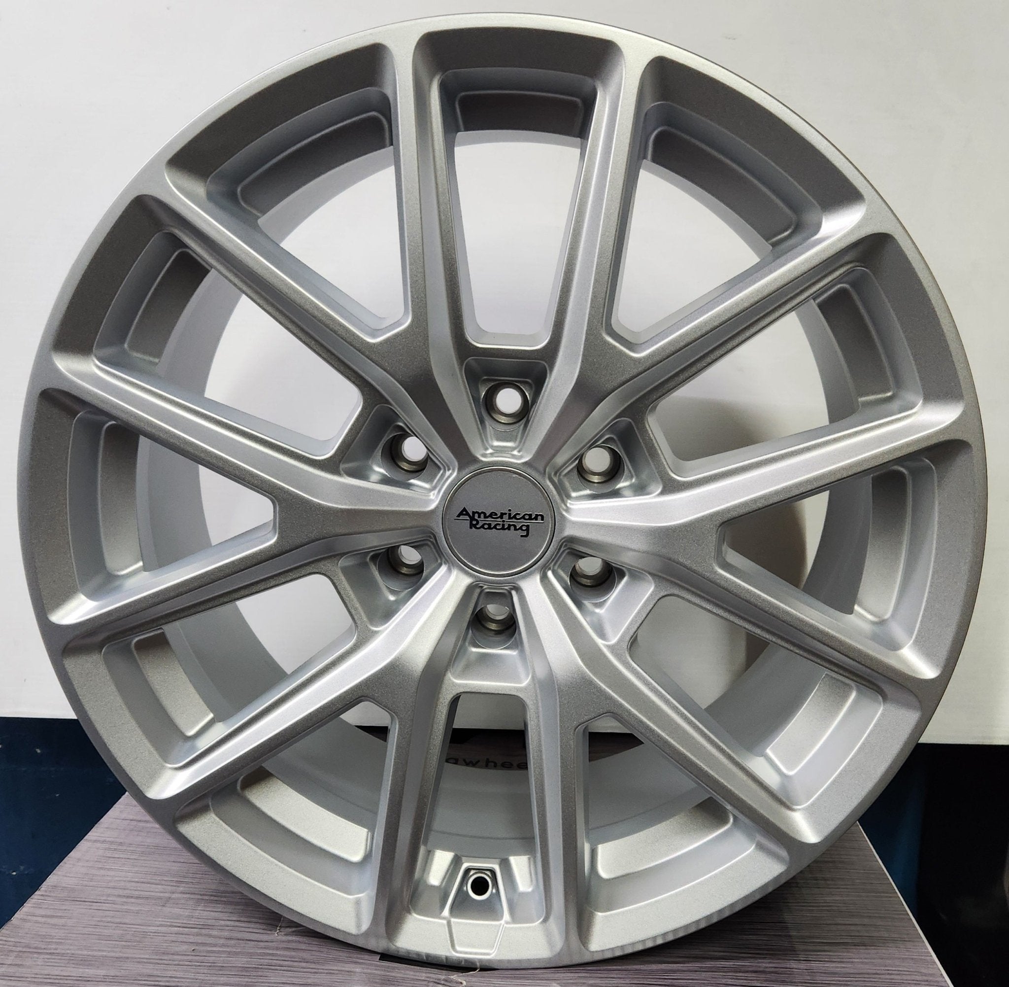 AR945 20X9 6X135 SILVER - Gun Hill Tire House (WTW - WHOLESALE TIRES & WHEELS)