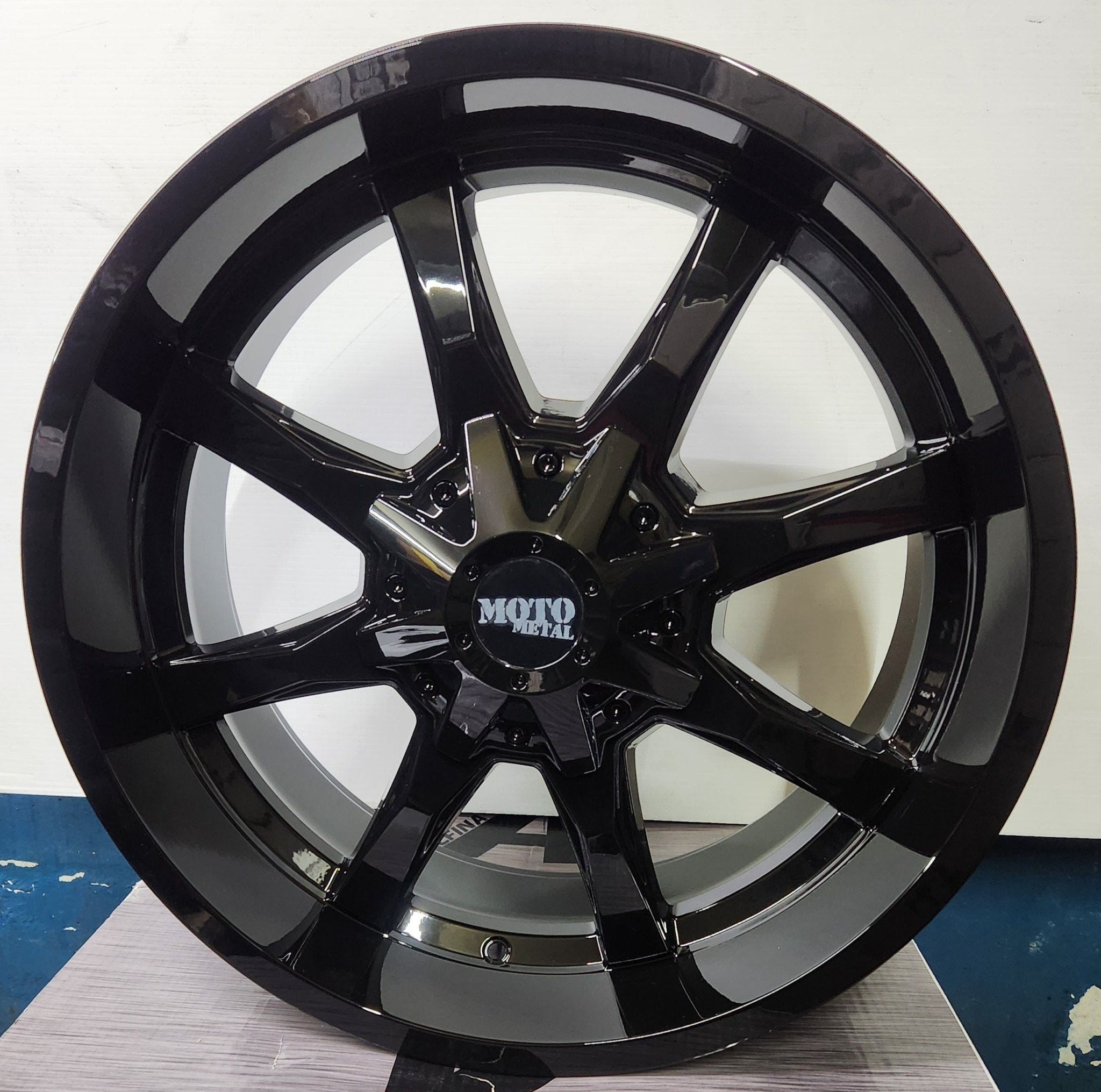 MO970 20x9 5x127 5x139.7 GLOSS BLACK - Gun Hill Tire House (WTW - WHOLESALE TIRES & WHEELS)