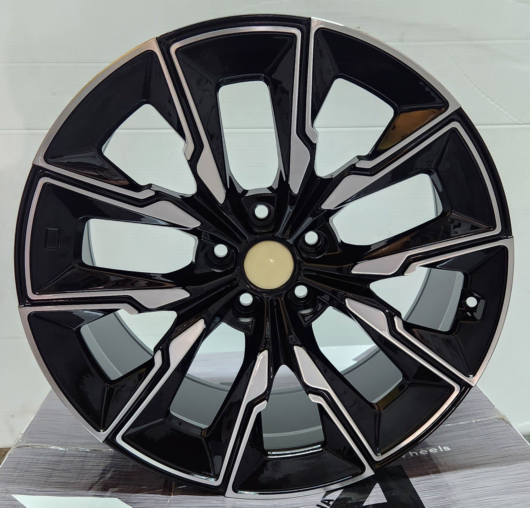 OE - 538 909M STYLE 18x9.0 5x112 GLOSS BLACK MACHINE FACE - Gun Hill Tire House (WTW - WHOLESALE TIRES & WHEELS)