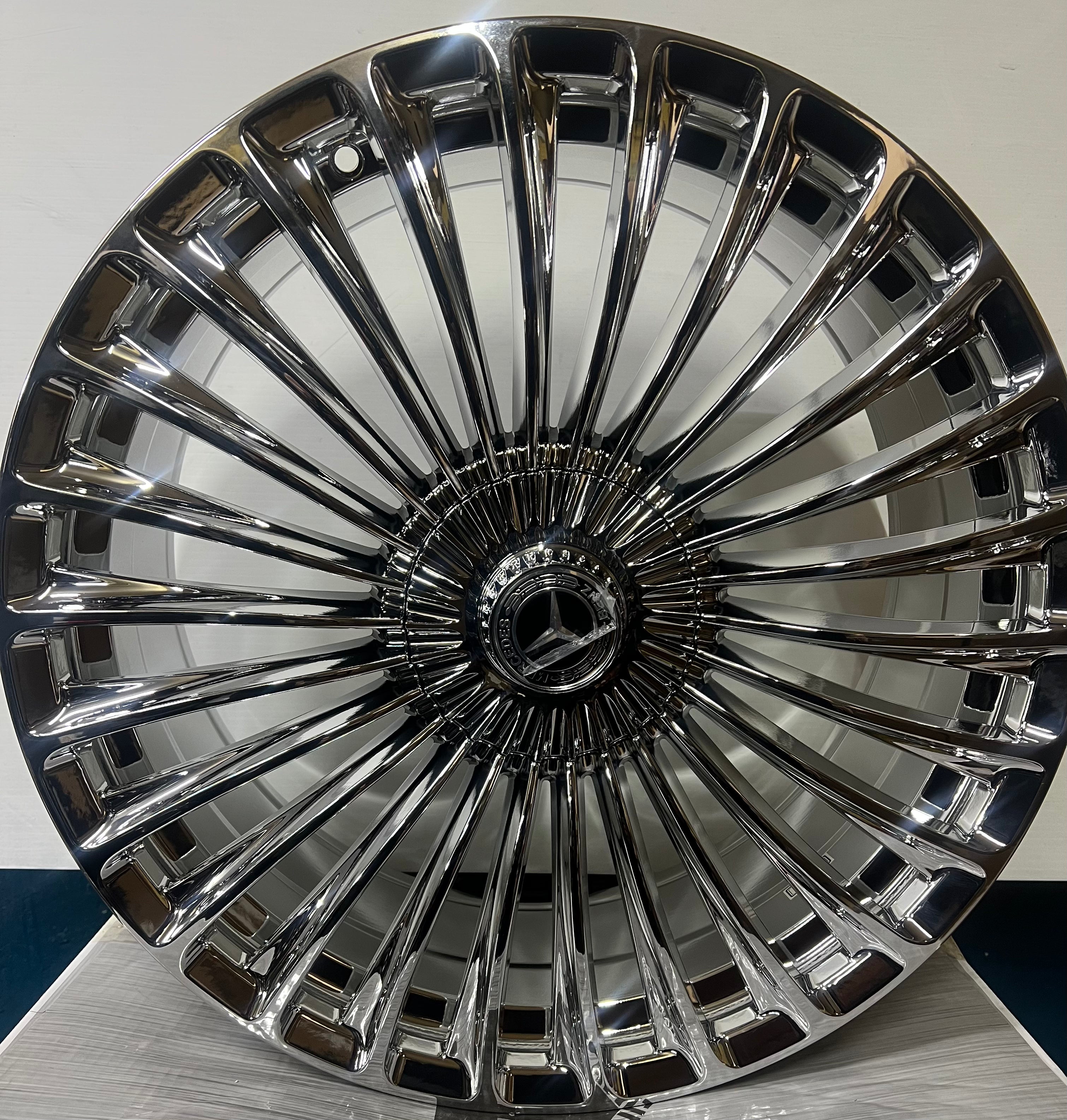 MB 10550 20X8.5 5X112 PVD CROMO