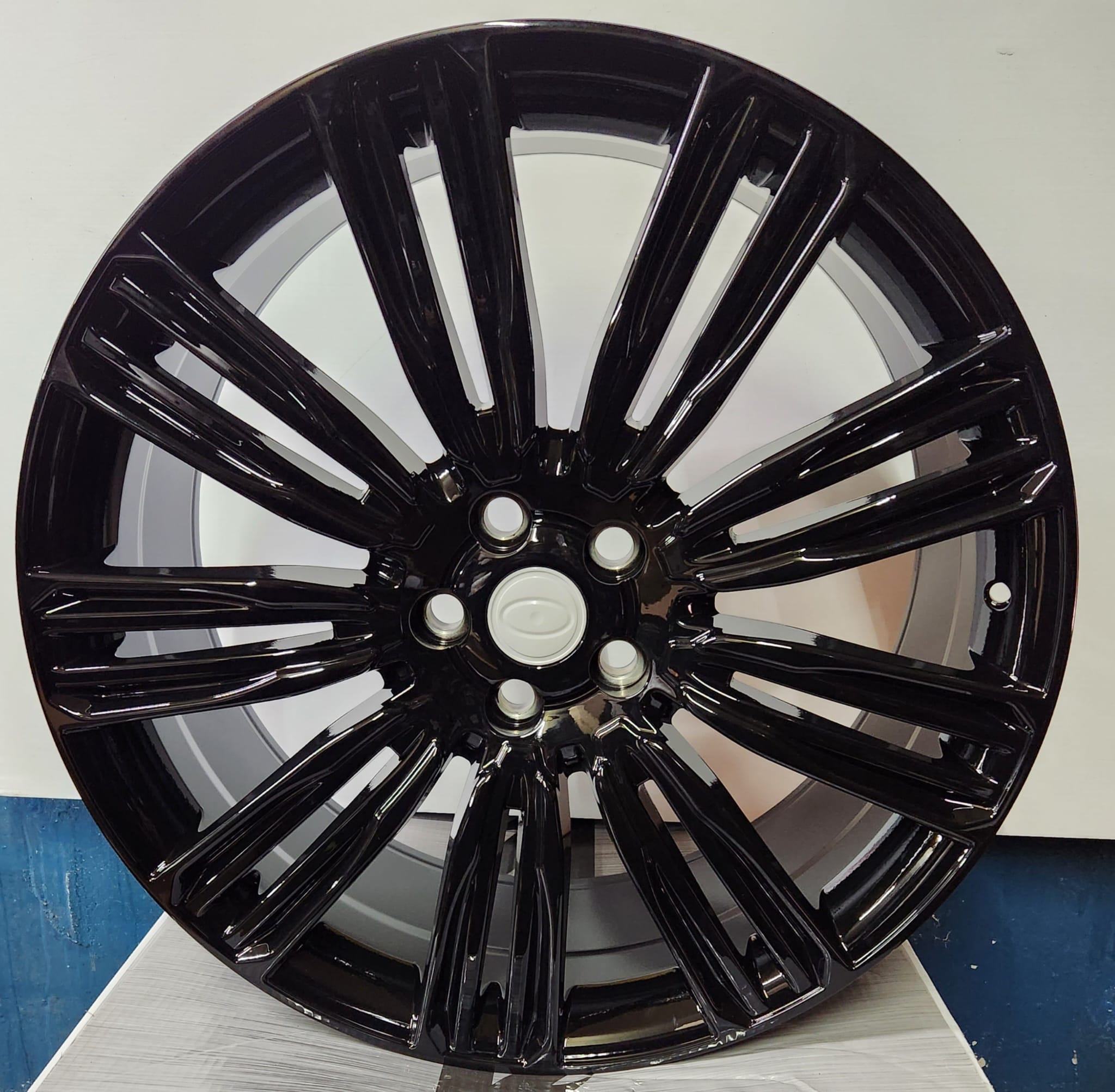 W798 22x9.5 5x120 GLOSS BLACK - Gun Hill Tire House (WTW - WHOLESALE TIRES & WHEELS)