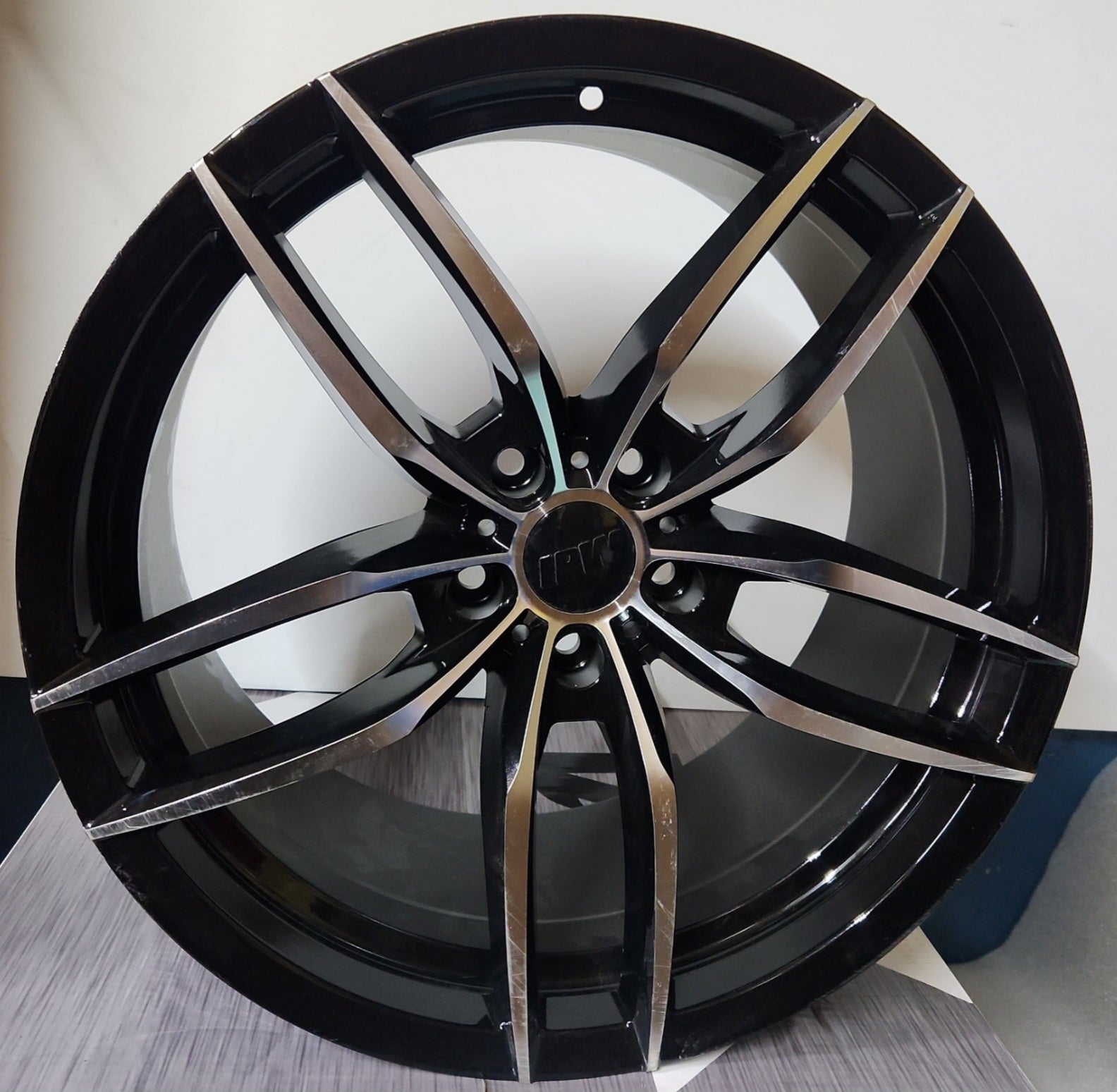 W524 19X8.5 5X114.3 SATIN BLACK - Gun Hill Tire House (WTW - WHOLESALE TIRES & WHEELS)