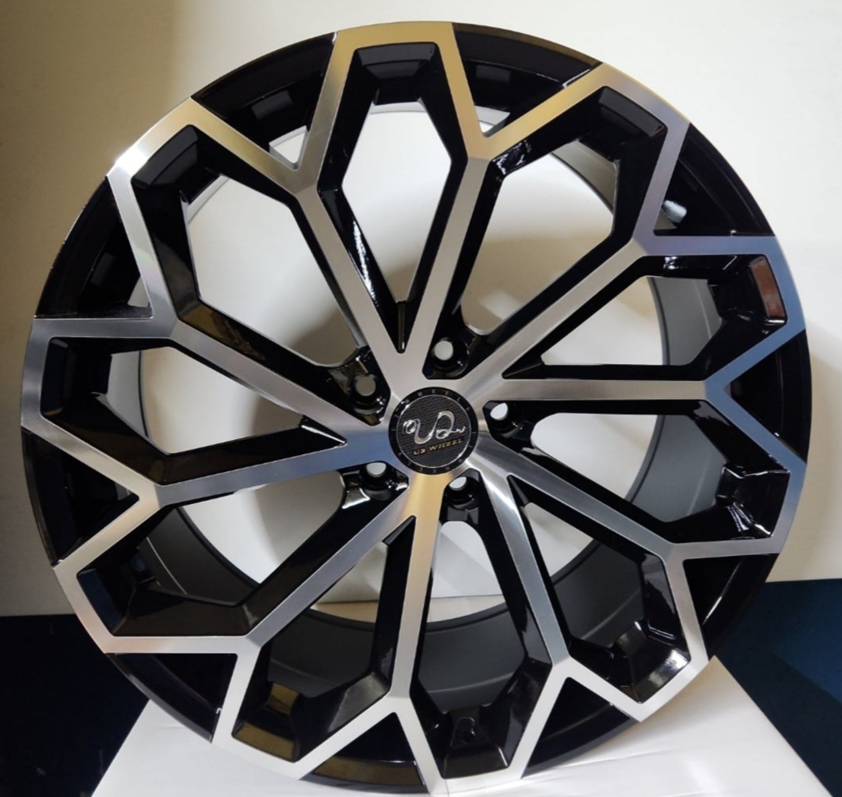 U2 65 - M 20X8.5 5X114.3 B+M - Gun Hill Tire House (WTW - WHOLESALE TIRES & WHEELS)