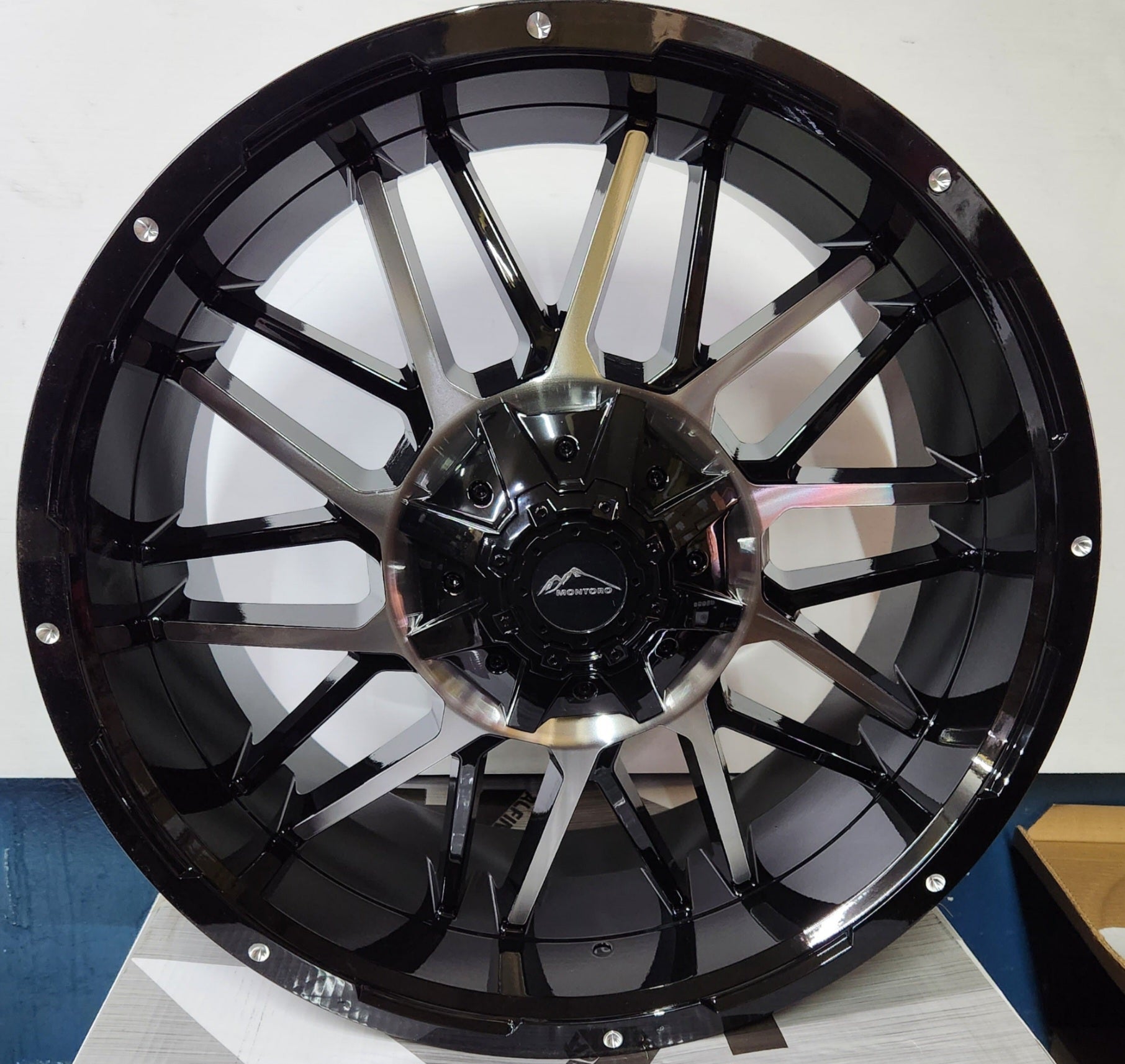 MONTORO M11 20X10 6x139.7 GLOSS BLACK/ DIMOND POLISHE UPPER SPOKES - Gun Hill Tire House (WTW - WHOLESALE TIRES & WHEELS)
