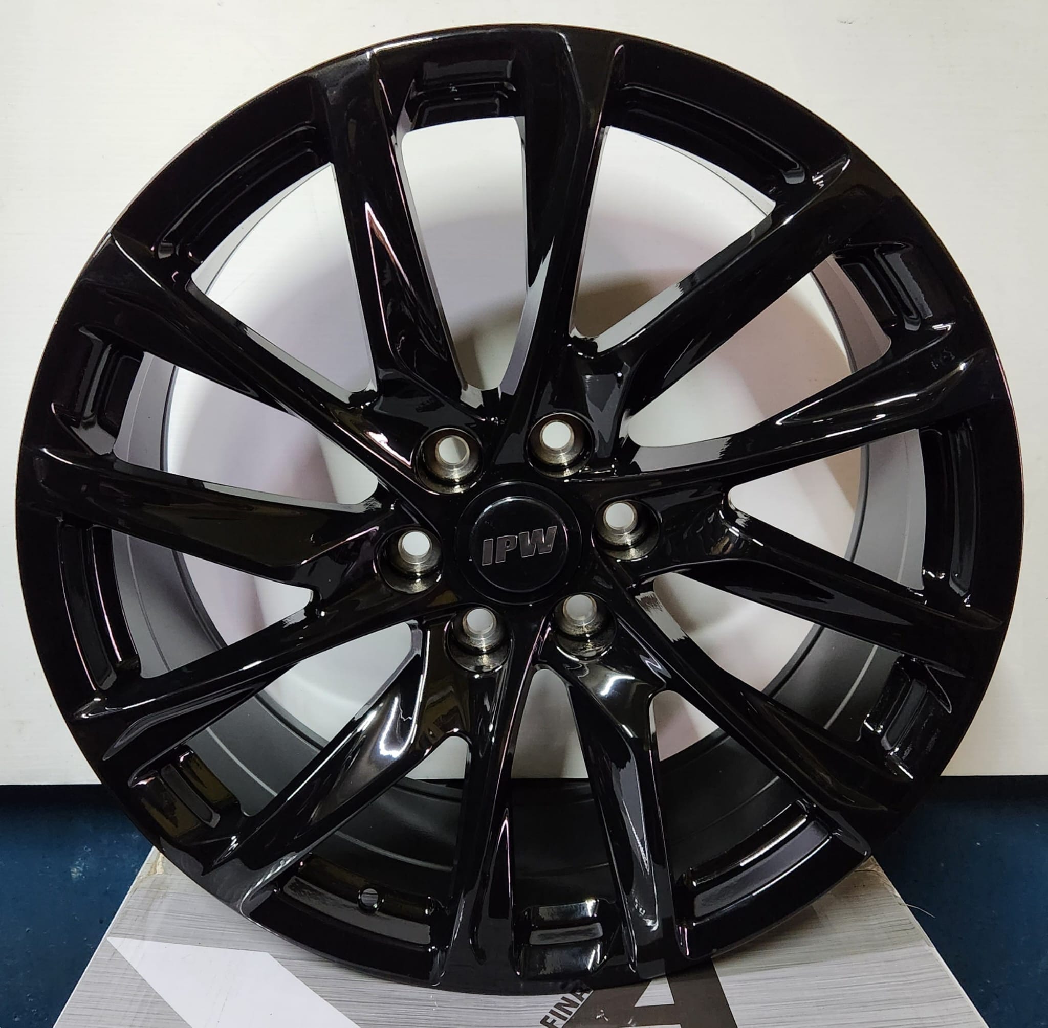 W578 22X9.0 6X139.7 GLOSS BLACK - Gun Hill Tire House (WTW - WHOLESALE TIRES & WHEELS)