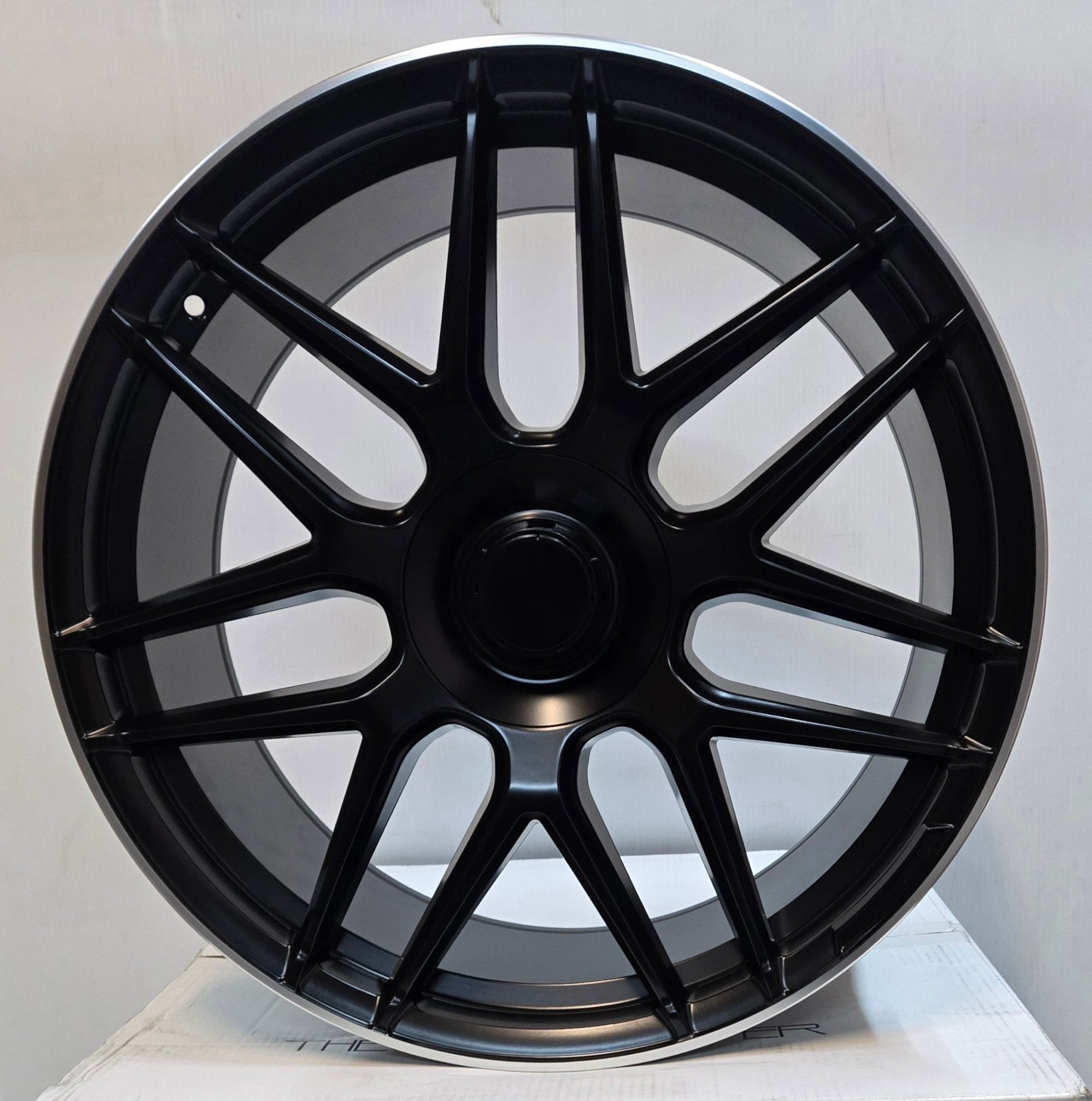 OE - 7040 22X10. 5X130 PIANO BLACK MACHINED VLINE - Gun Hill Tire House (WTW - WHOLESALE TIRES & WHEELS)