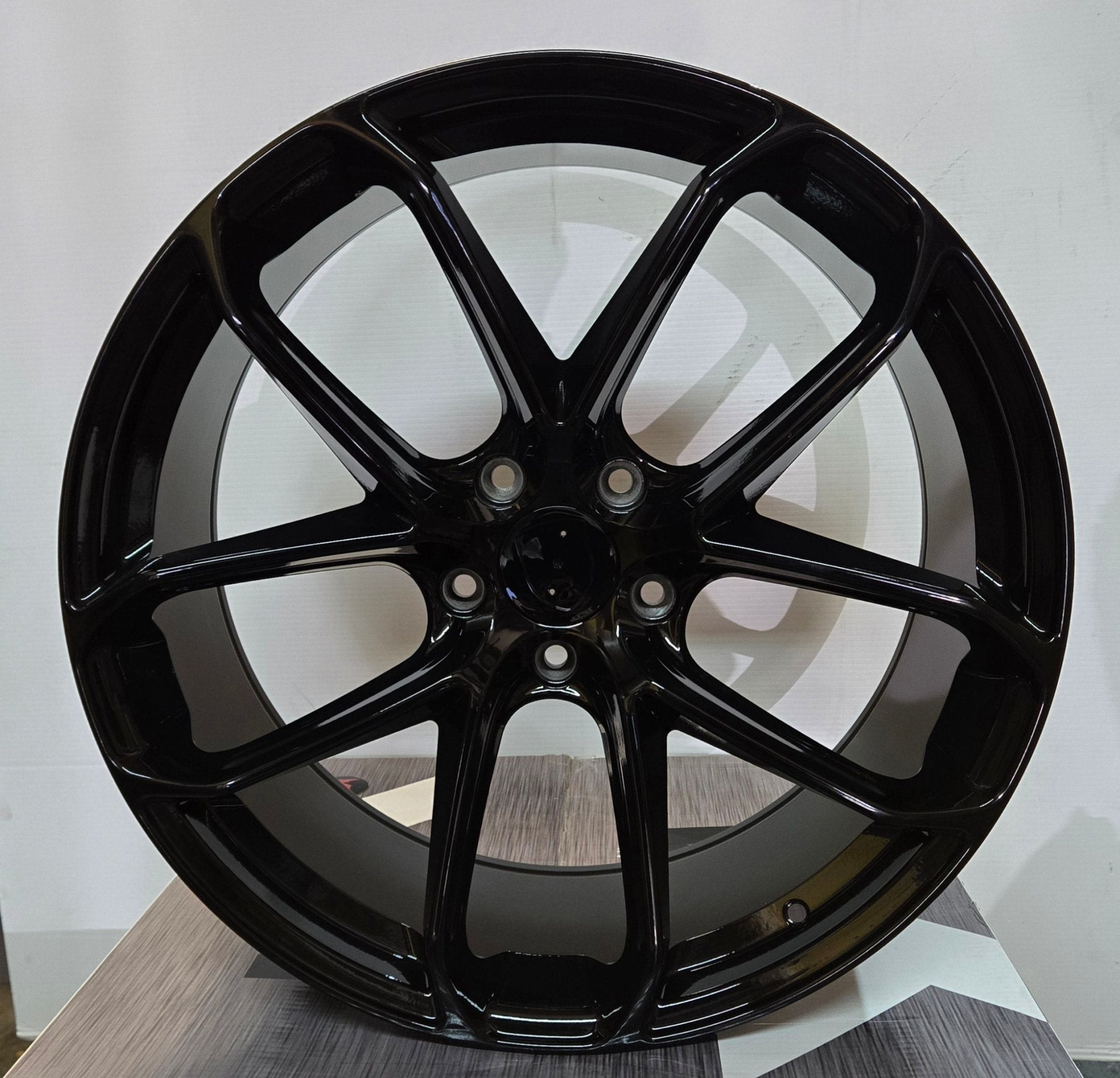 P024 22X11.5 5X130 PIANO BLACK - Gun Hill Tire House (WTW - WHOLESALE TIRES & WHEELS)