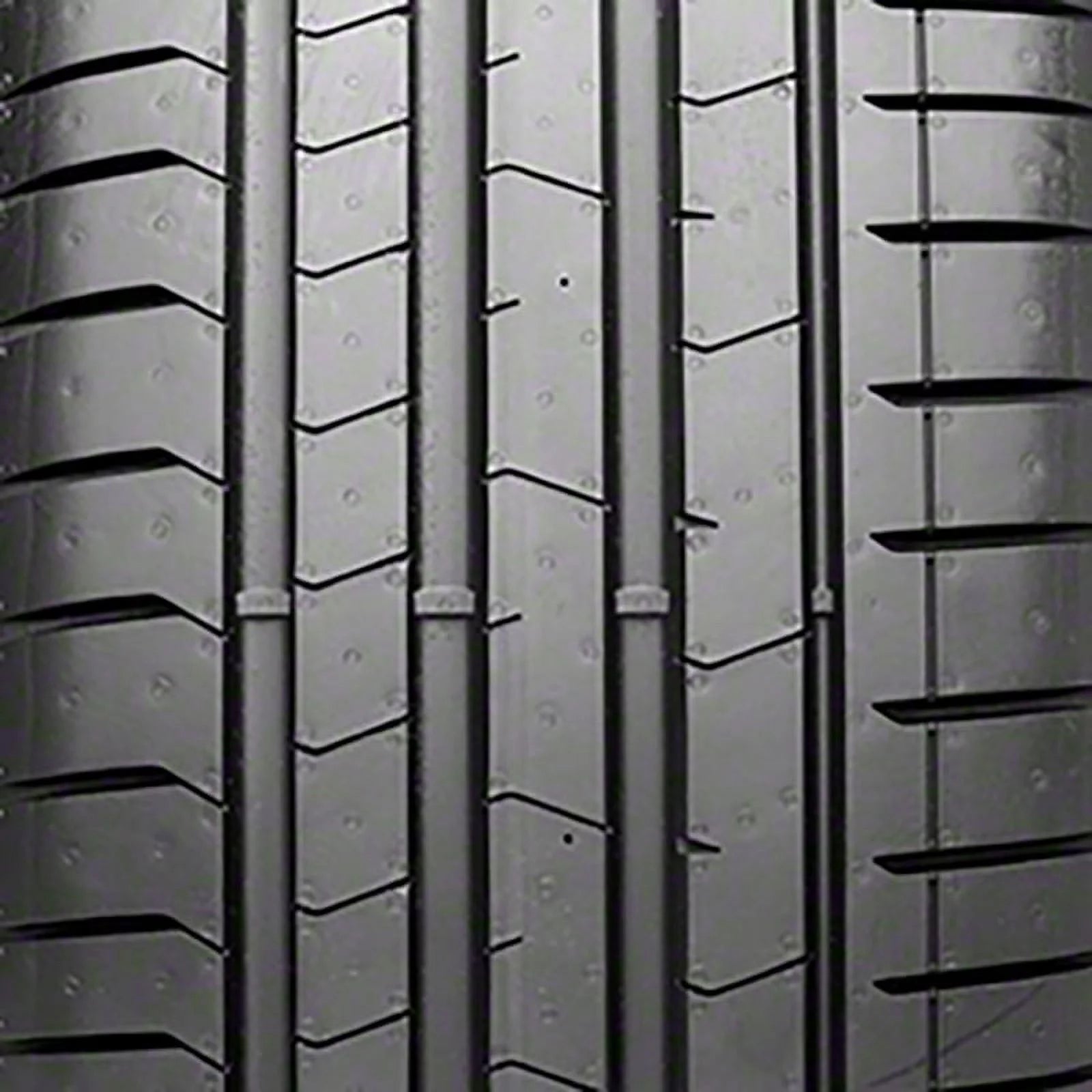 315/35R20 Pirelli P Zero Pz4 - Luxury 110 W Tire - Gun Hill Tire House (WTW - WHOLESALE TIRES & WHEELS)