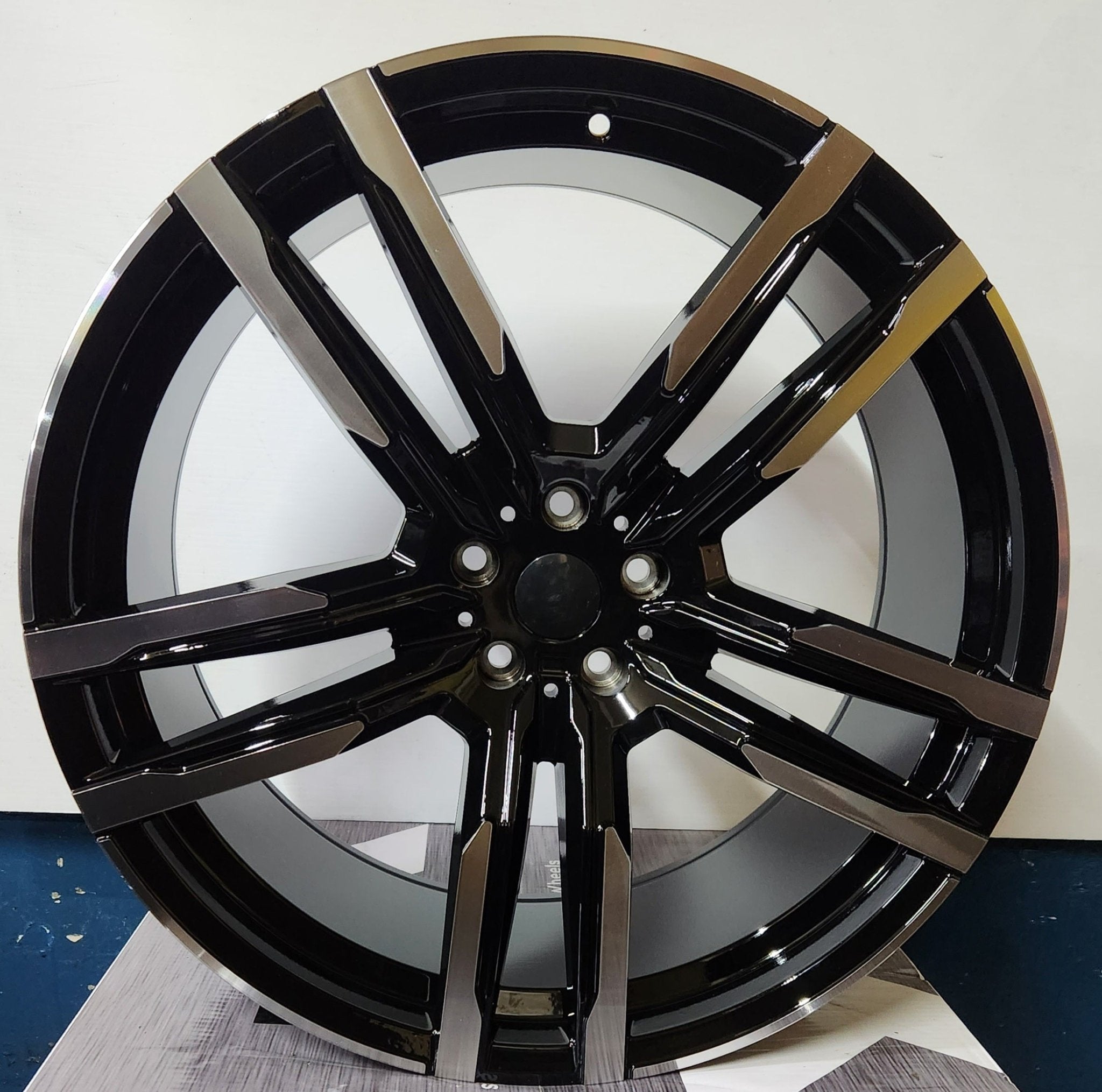 OE - 5511 808M STYLE 22X9.5 5X112 PIANO BLACK MACHINED FACE - Gun Hill Tire House (WTW - WHOLESALE TIRES & WHEELS)