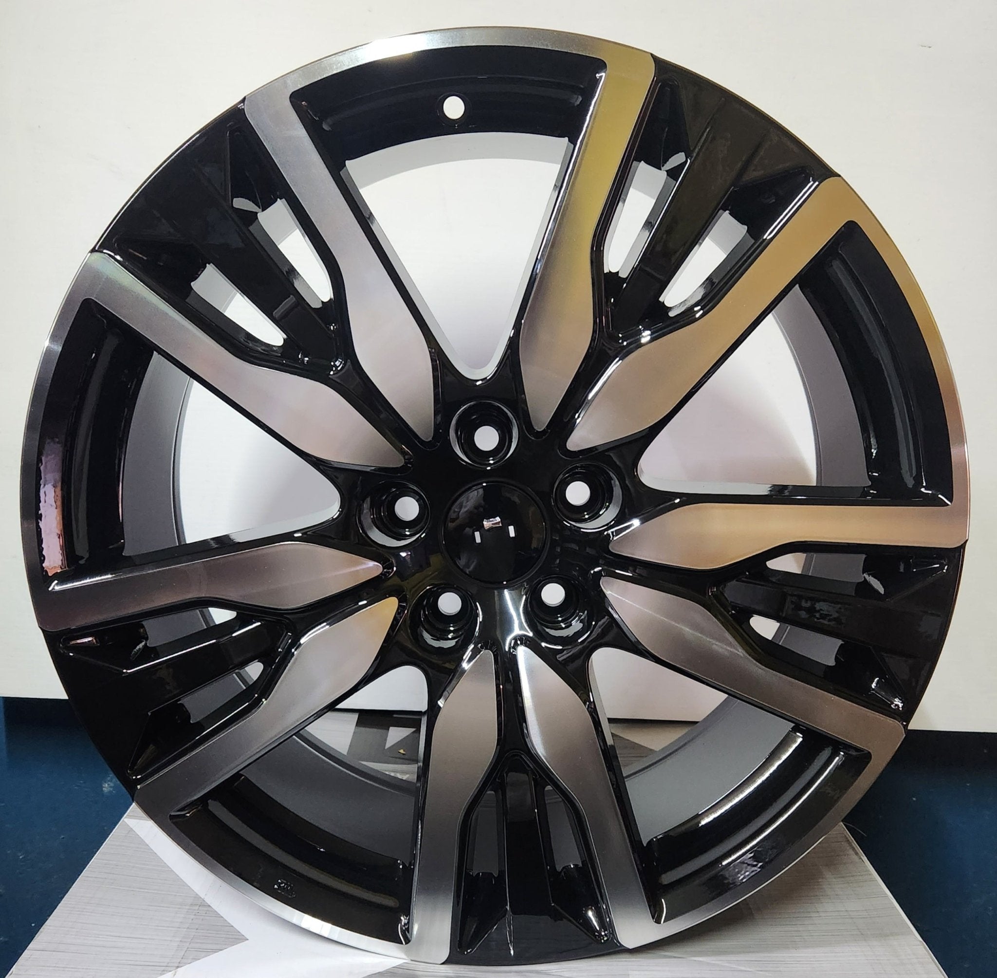W319 D2030 20X8.0 5X114.3 BLACK MACHINED FACE - Gun Hill Tire House (WTW - WHOLESALE TIRES & WHEELS)