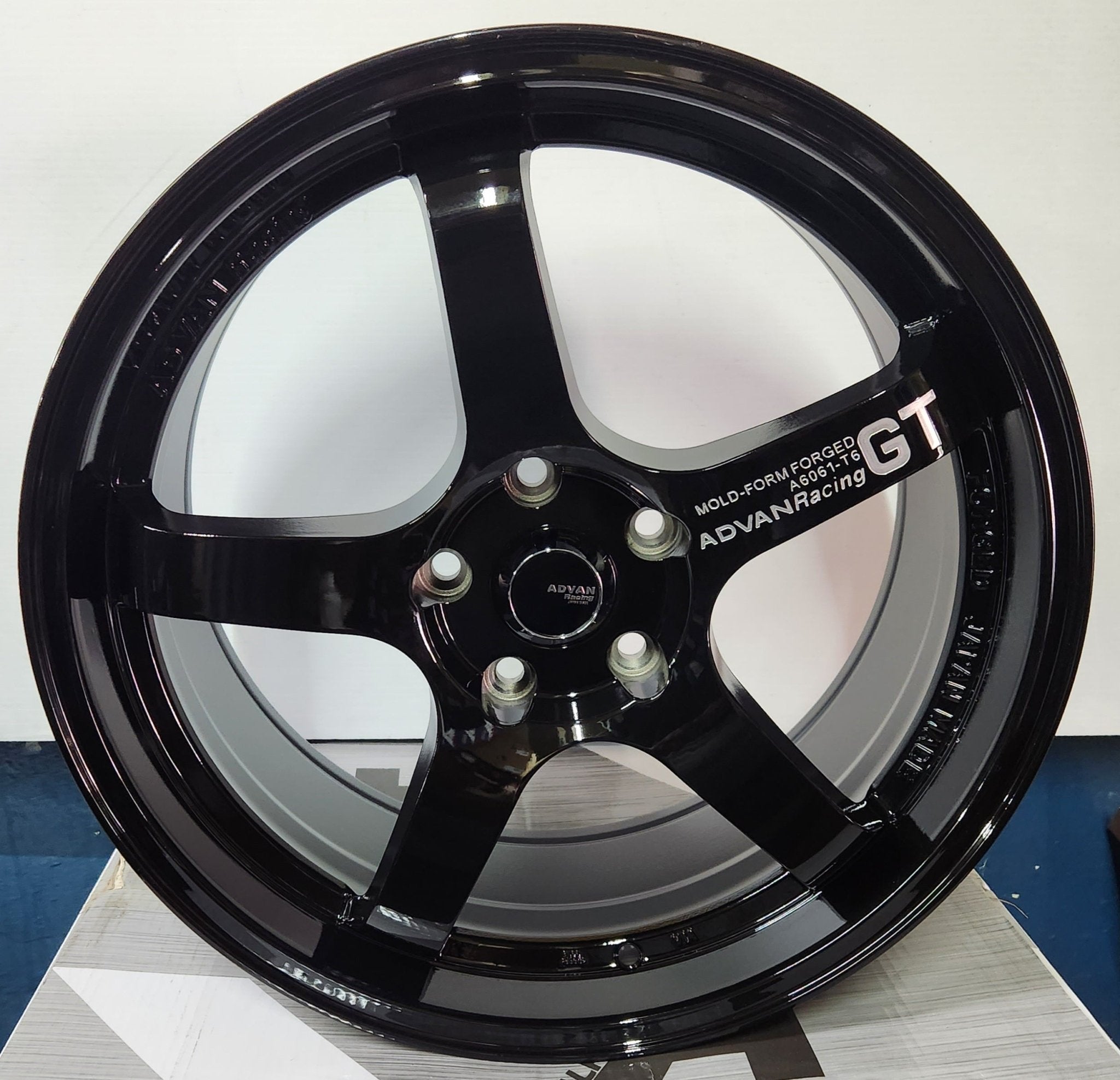 ZS019 18X9.5 5X114.3 GLOSS BLACK - Gun Hill Tire House (WTW - WHOLESALE TIRES & WHEELS)