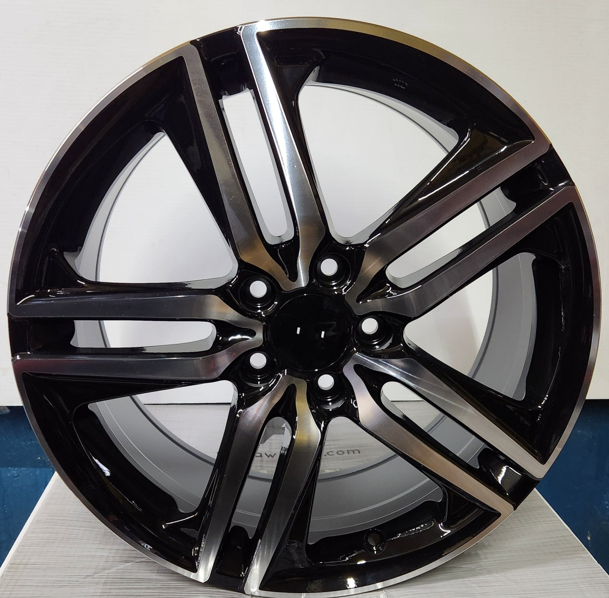 HD - W307 19x8 5x4.5 BLACK MACHINE FACE - Gun Hill Tire House (WTW - WHOLESALE TIRES & WHEELS)