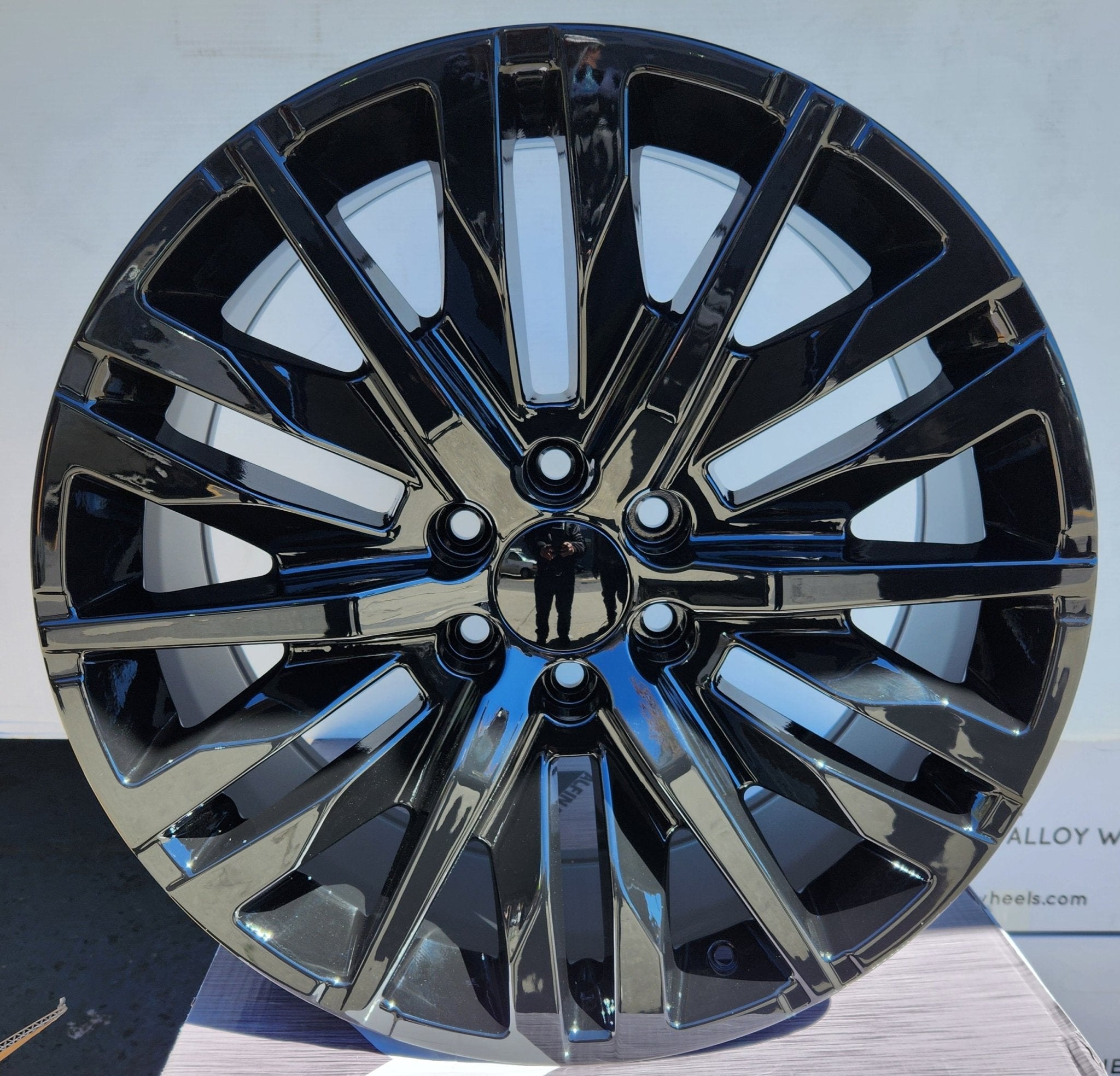 CL48 SUBURBAN STYLE 22x9.0 6x139.7 GLOSS BLACK - Gun Hill Tire House (WTW - WHOLESALE TIRES & WHEELS)