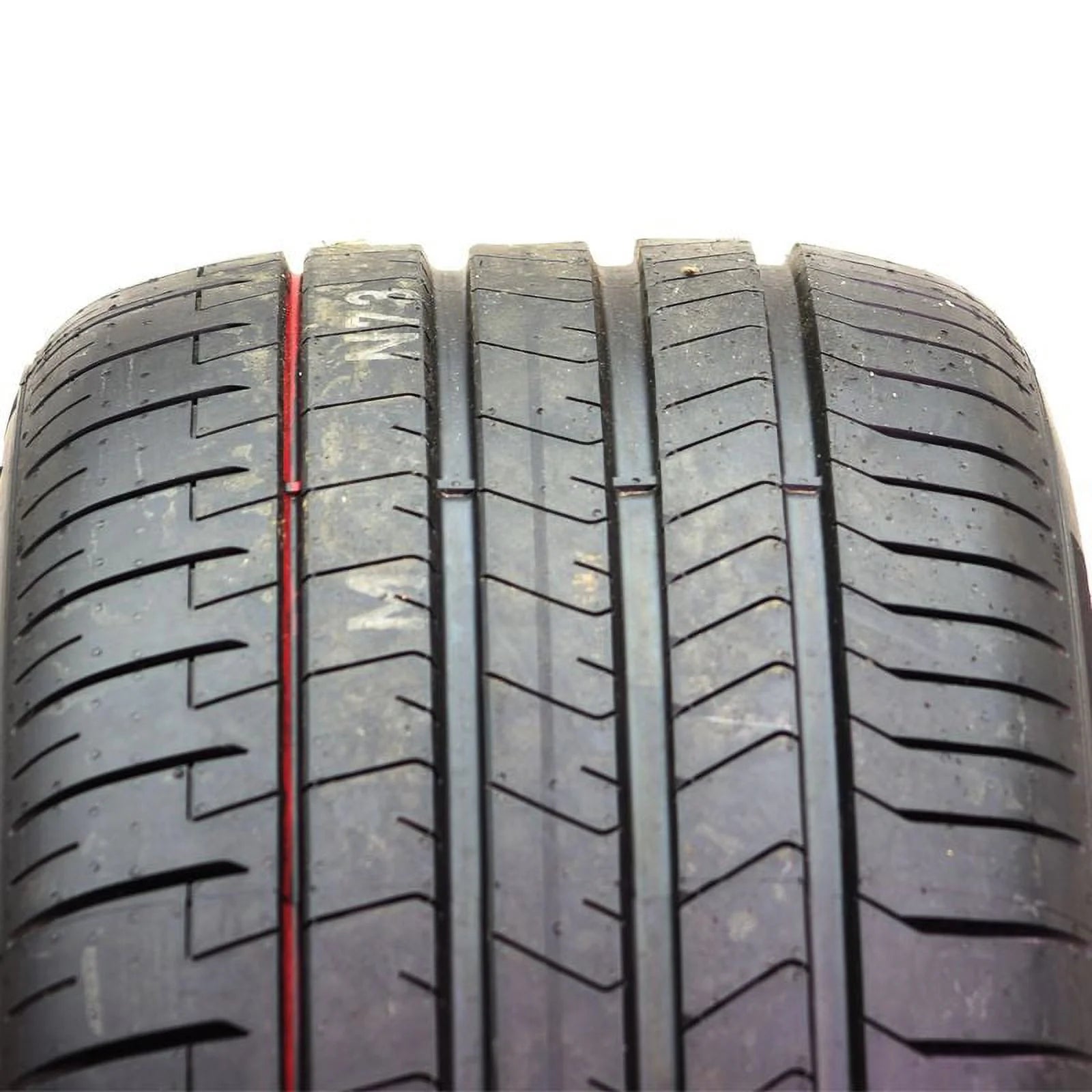 235/35R19 Pirelli P Zero Pz4 - Luxury Summer 91Y XL Passenger Tire - Gun Hill Tire House (WTW - WHOLESALE TIRES & WHEELS)