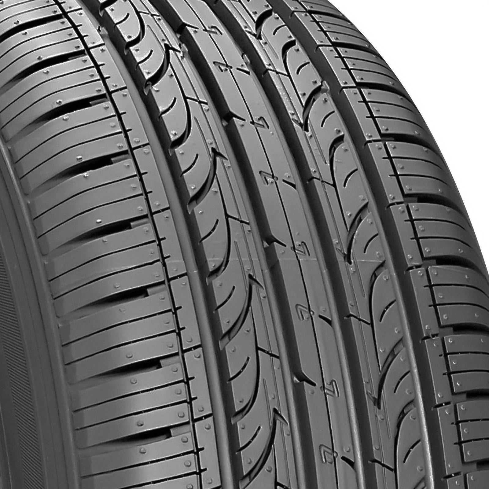 P205/65R16 Kumho Solus KH25 All Season 94H Passenger Tire - Gun Hill Tire House (WTW - WHOLESALE TIRES & WHEELS)