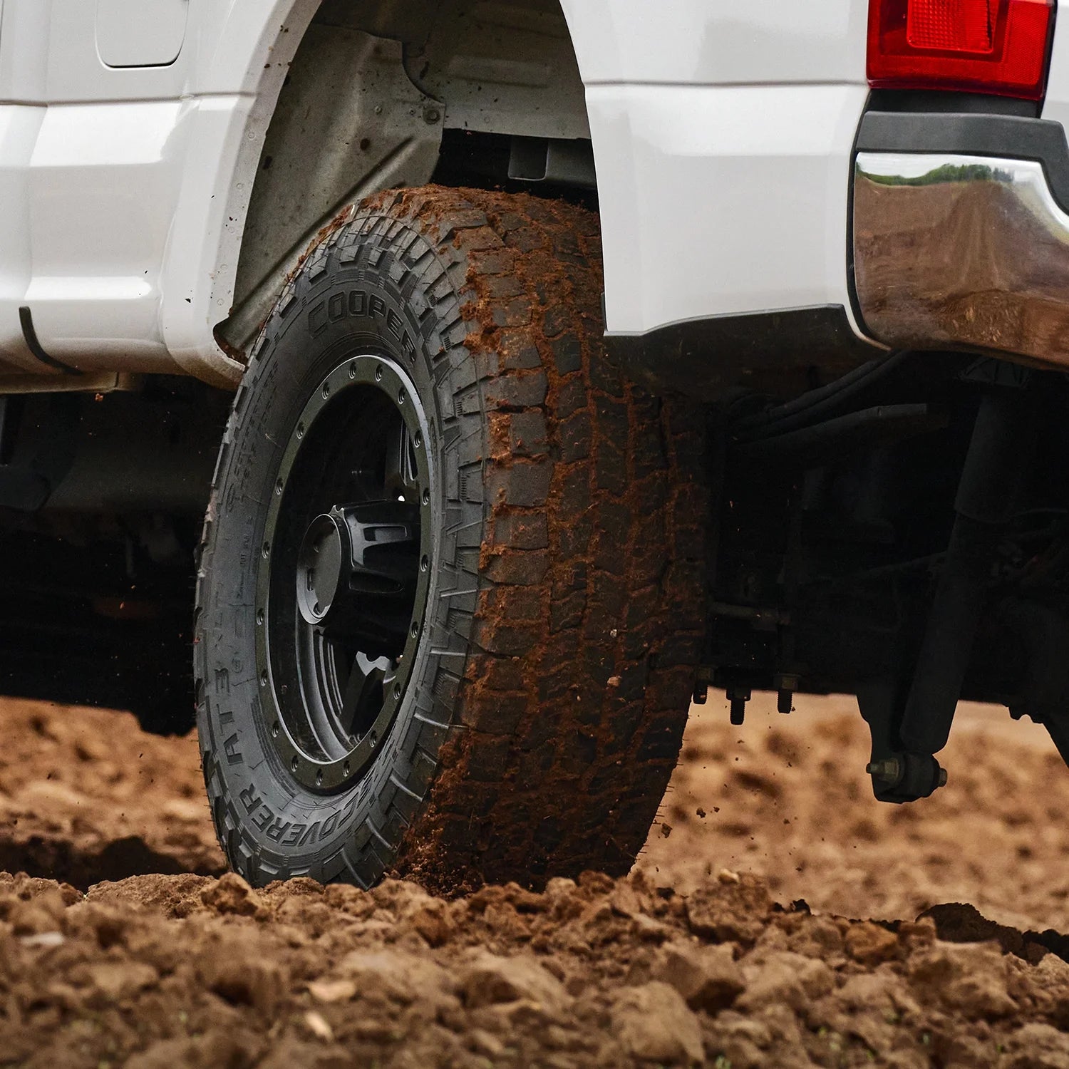 LT285/65R18 Cooper Discoverer AT3 XLT All Terrain 125/122S E Light Truck Tire - Gun Hill Tire House (WTW - WHOLESALE TIRES & WHEELS)