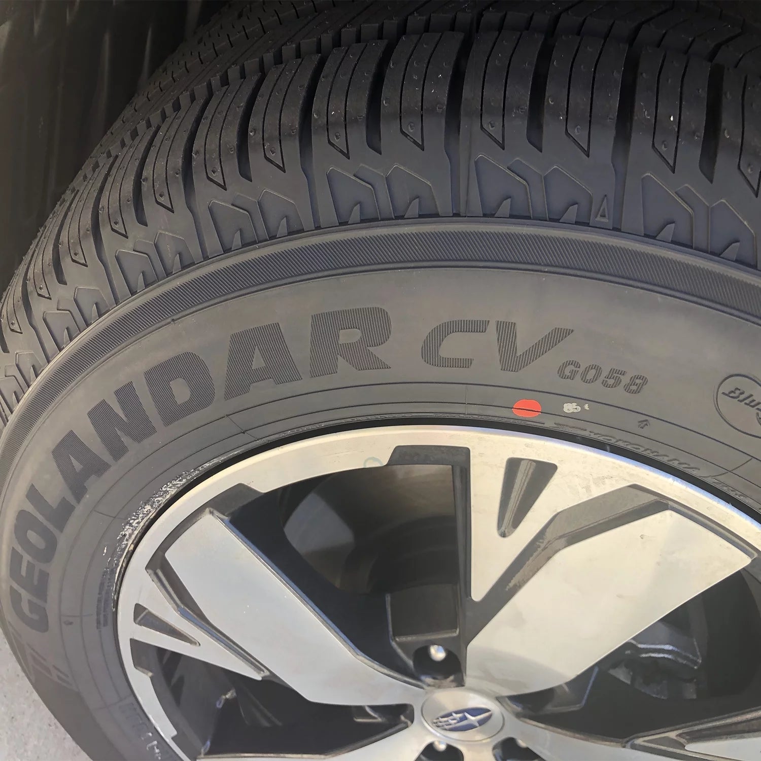 235/50R19XL Yokohama Geolandar CV G058 99V BW All Season Tire - Gun Hill Tire House (WTW - WHOLESALE TIRES & WHEELS)