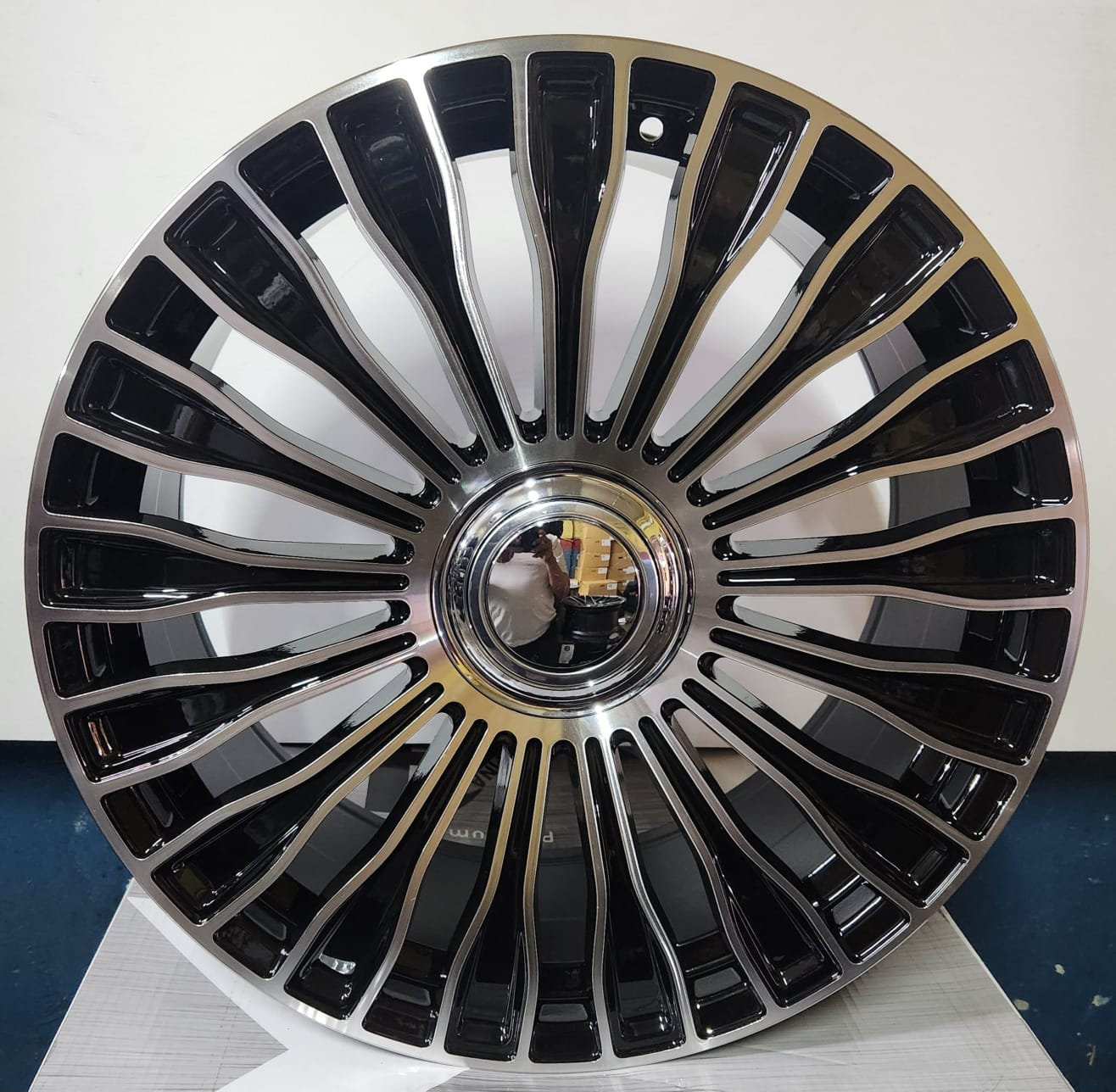 OE - 0313 22X10.5 5X112 GLOSS BLACK MACHINE FACE WITH CENTER FLOATING CAP - Gun Hill Tire House (WTW - WHOLESALE TIRES & WHEELS)