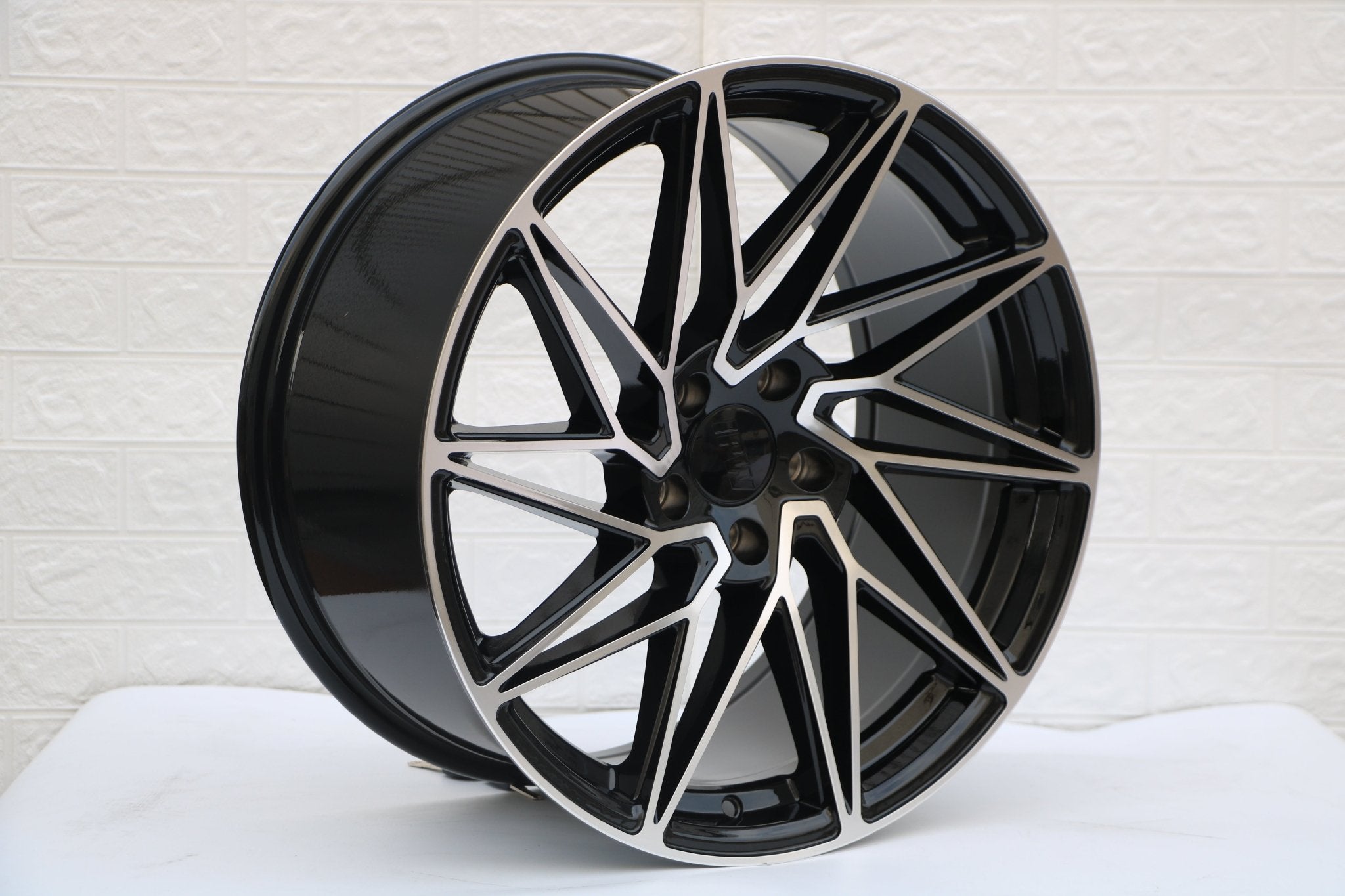 W1300 XH284 Black Machined Face 19x9.5 Et35 5x114.3 CB73.1 - Gun Hill Tire House (WTW - WHOLESALE TIRES & WHEELS)