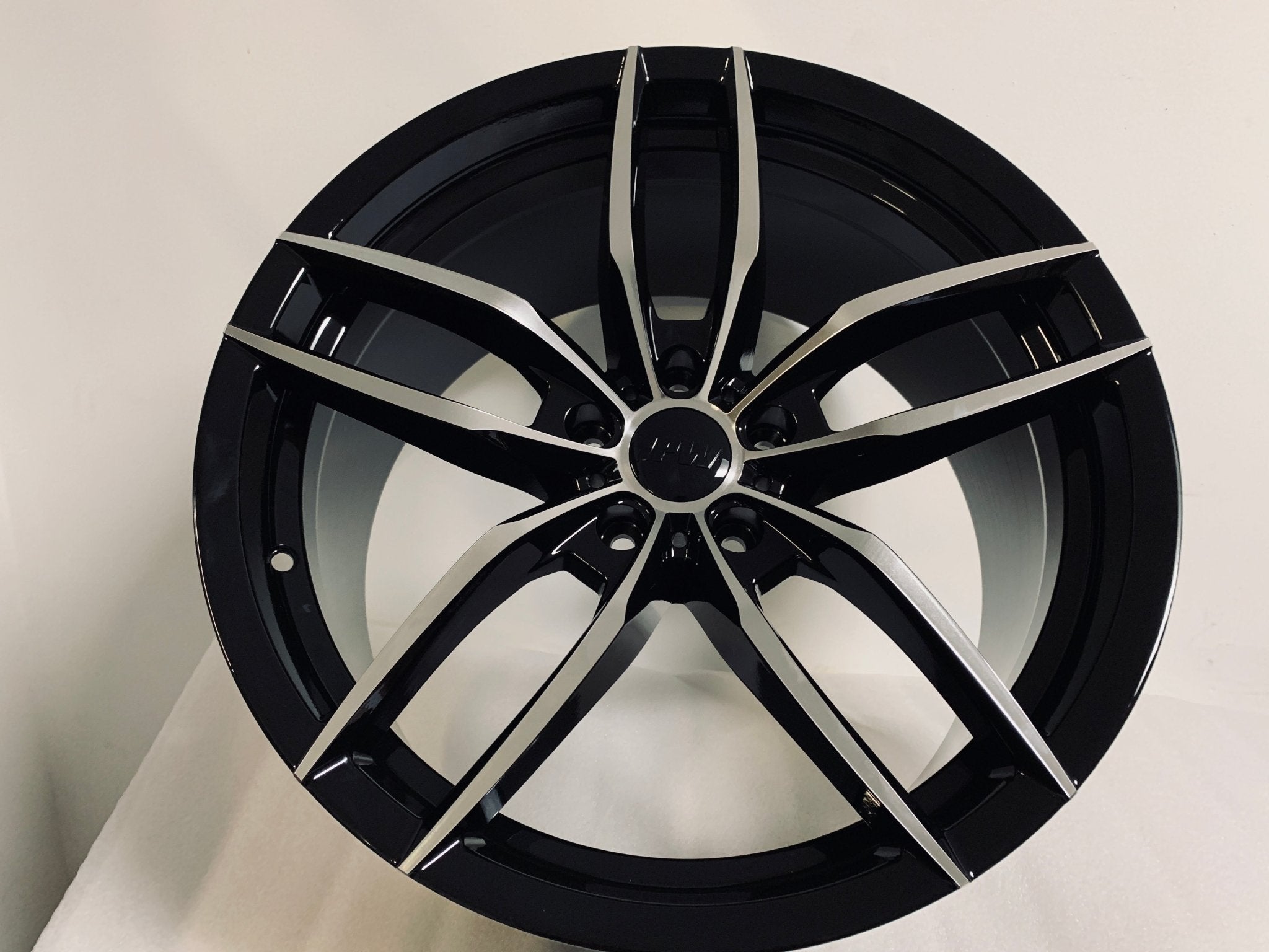 W524 D1407 20x8.5 Black Machined Face 20x8.5 Et35 5x114.3 CB73.1 - Gun Hill Tire House (WTW - WHOLESALE TIRES & WHEELS)