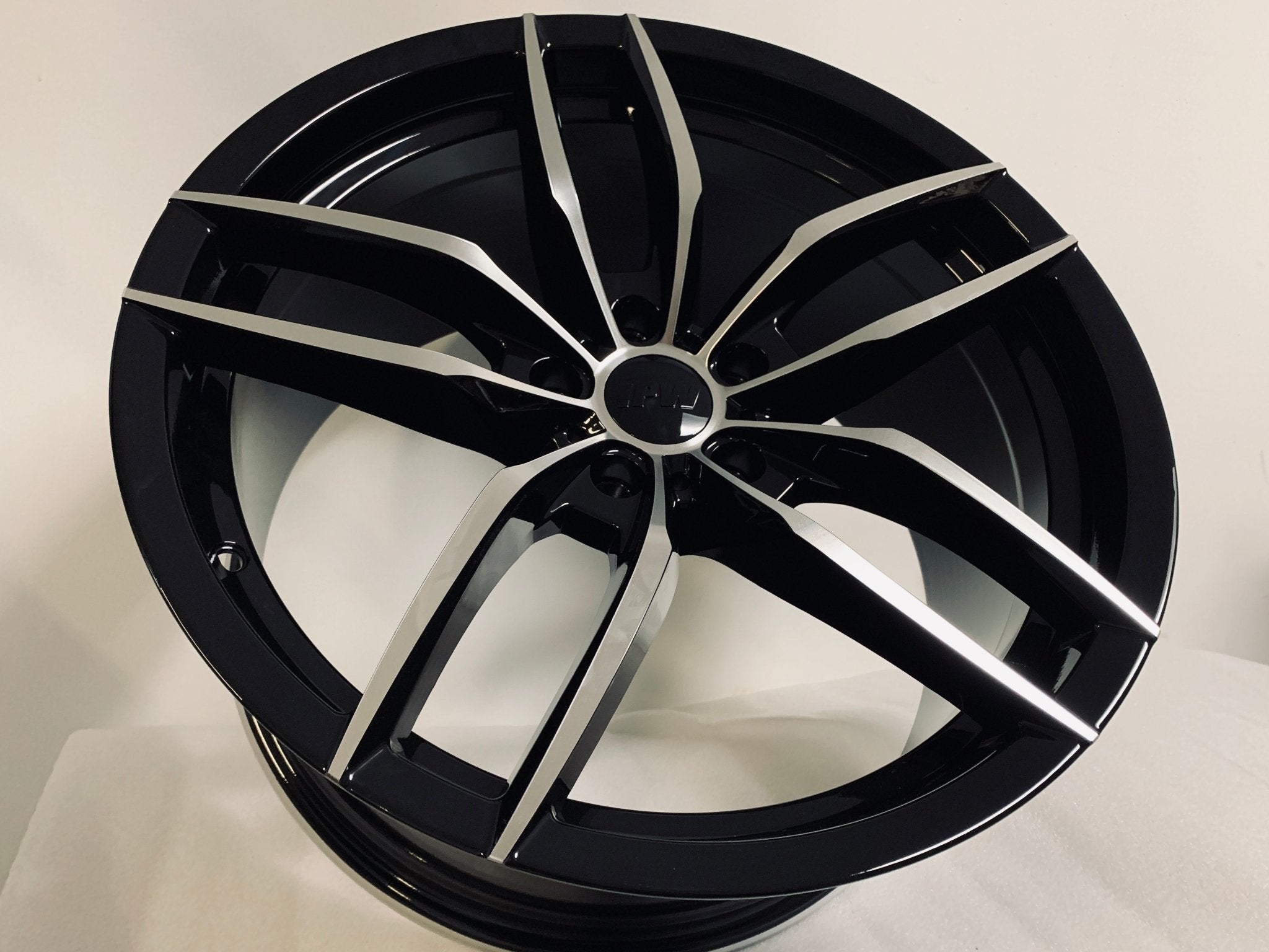 W524 D1407 20x8.5 Black Machined Face 20x8.5 Et35 5x114.3 CB73.1 - Gun Hill Tire House (WTW - WHOLESALE TIRES & WHEELS)
