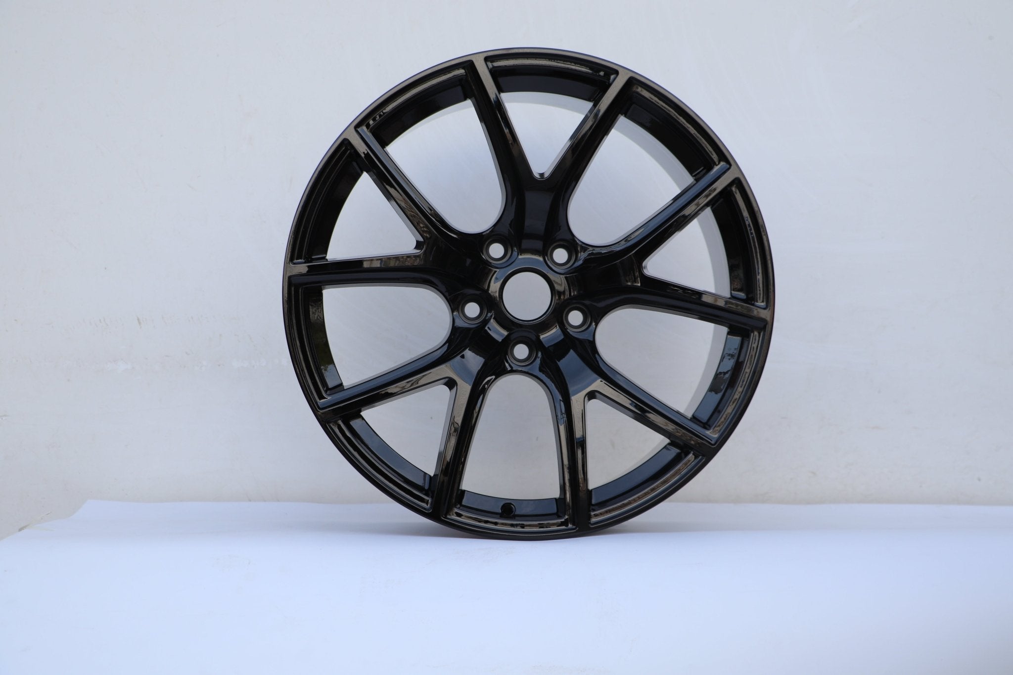 W571 1317 Gloss Black 20x9.5 Et32 CB71.5 - Gun Hill Tire House (WTW - WHOLESALE TIRES & WHEELS)