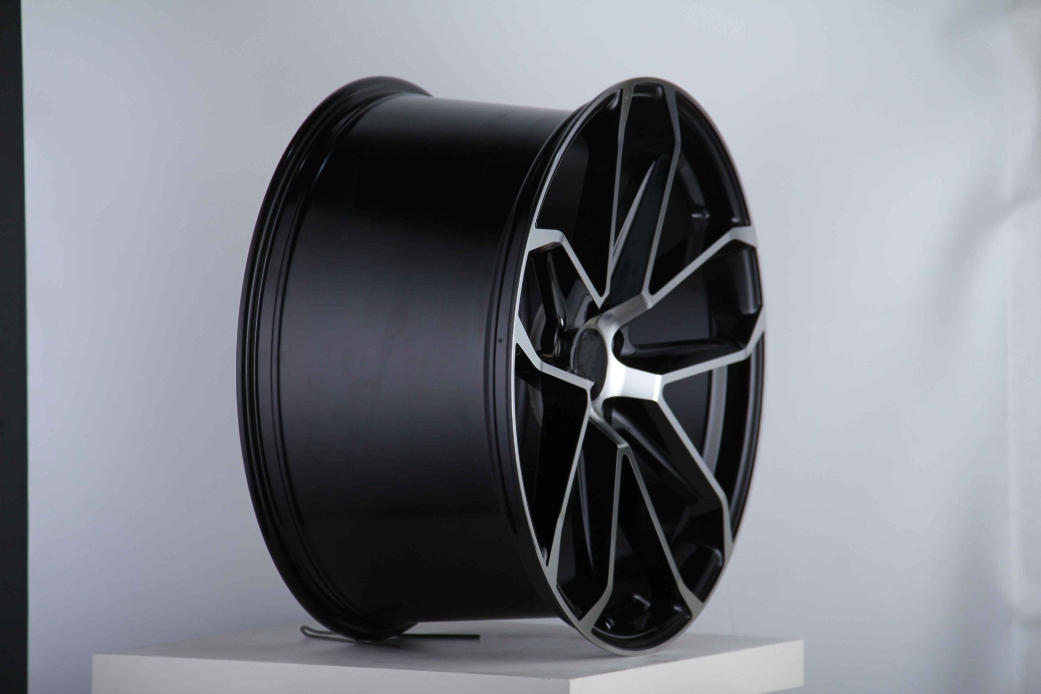 W861 D1869 Black Machine Face 22x11.5 ET61 5x130 CB71.5 - Gun Hill Tire House (WTW - WHOLESALE TIRES & WHEELS)