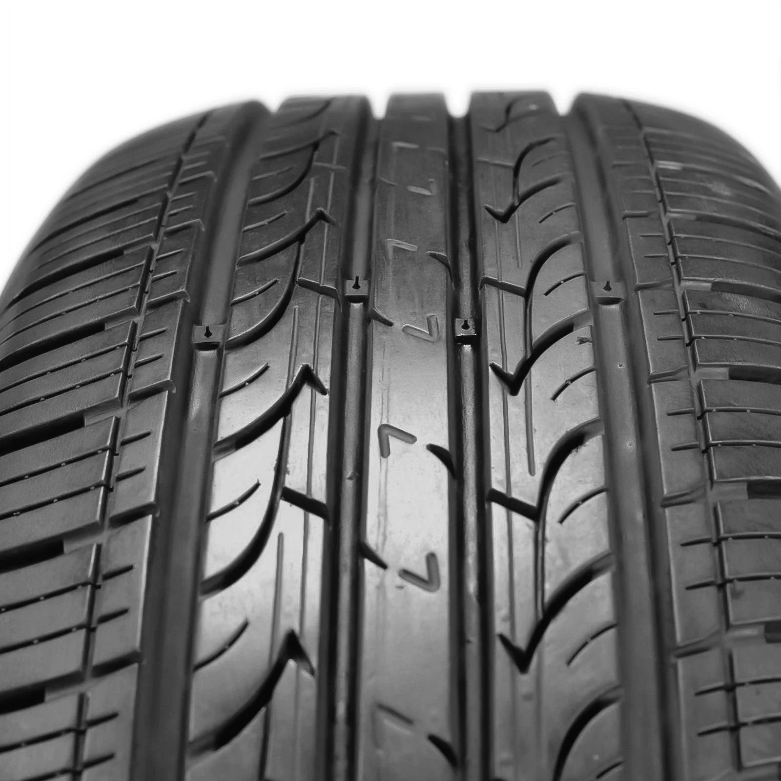 P205/65R16 Kumho Solus KH25 All Season 94H Passenger Tire - Gun Hill Tire House (WTW - WHOLESALE TIRES & WHEELS)