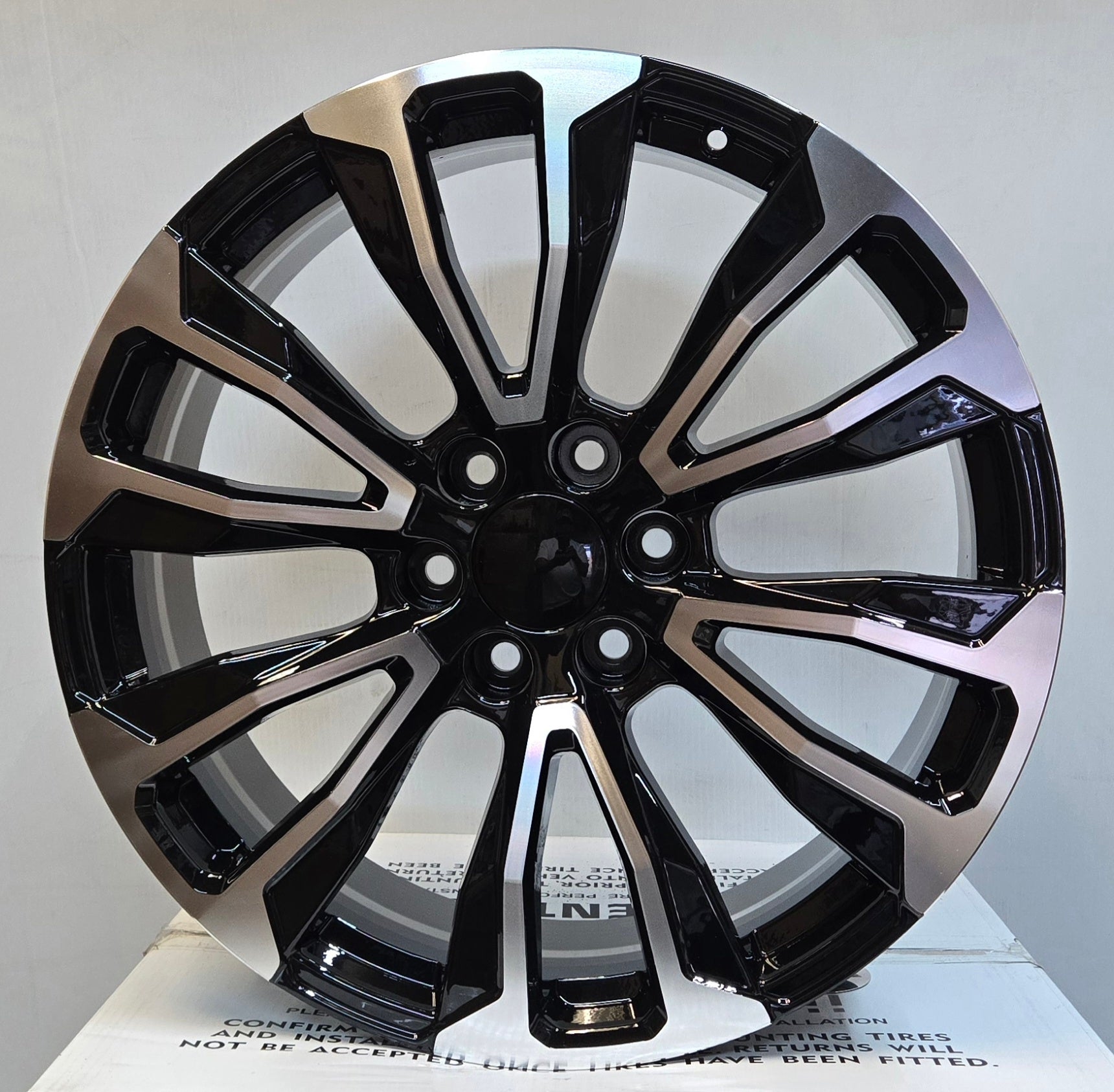 H678 6 V - SPOKE 24x10 6x139.7 GLOSS BLACK MACHINED FACE - Gun Hill Tire House (WTW - WHOLESALE TIRES & WHEELS)