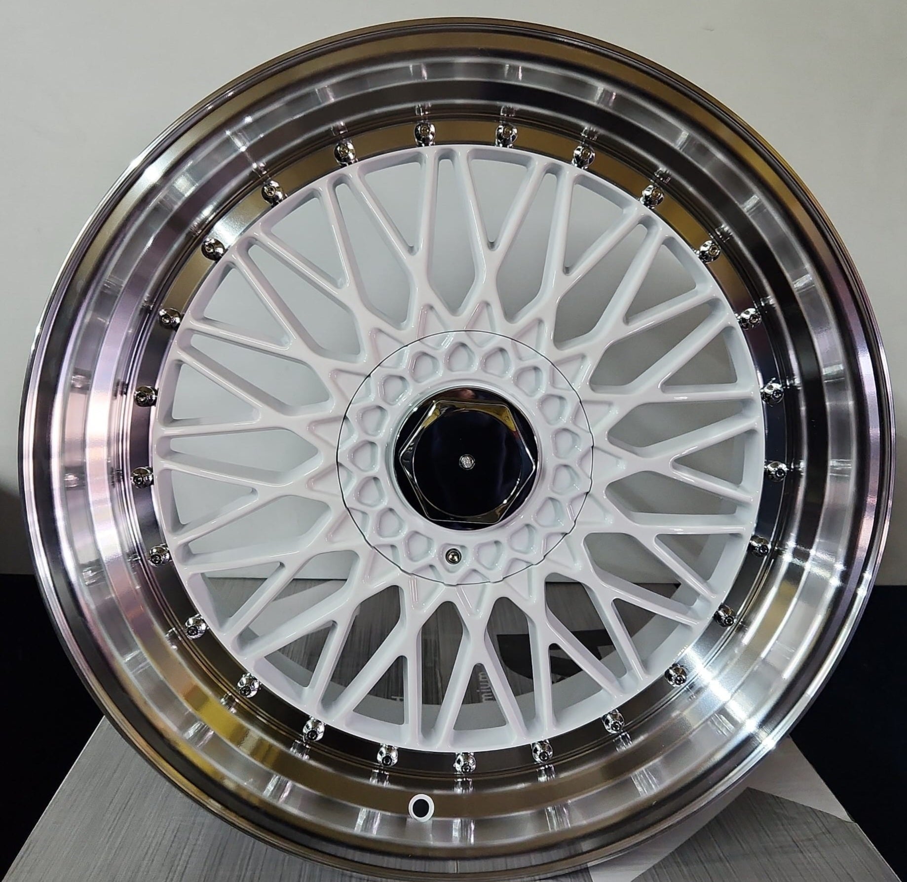 AY679 22X9.0 5X100 5X114.3 WML RT WHITE - Gun Hill Tire House (WTW - WHOLESALE TIRES & WHEELS)