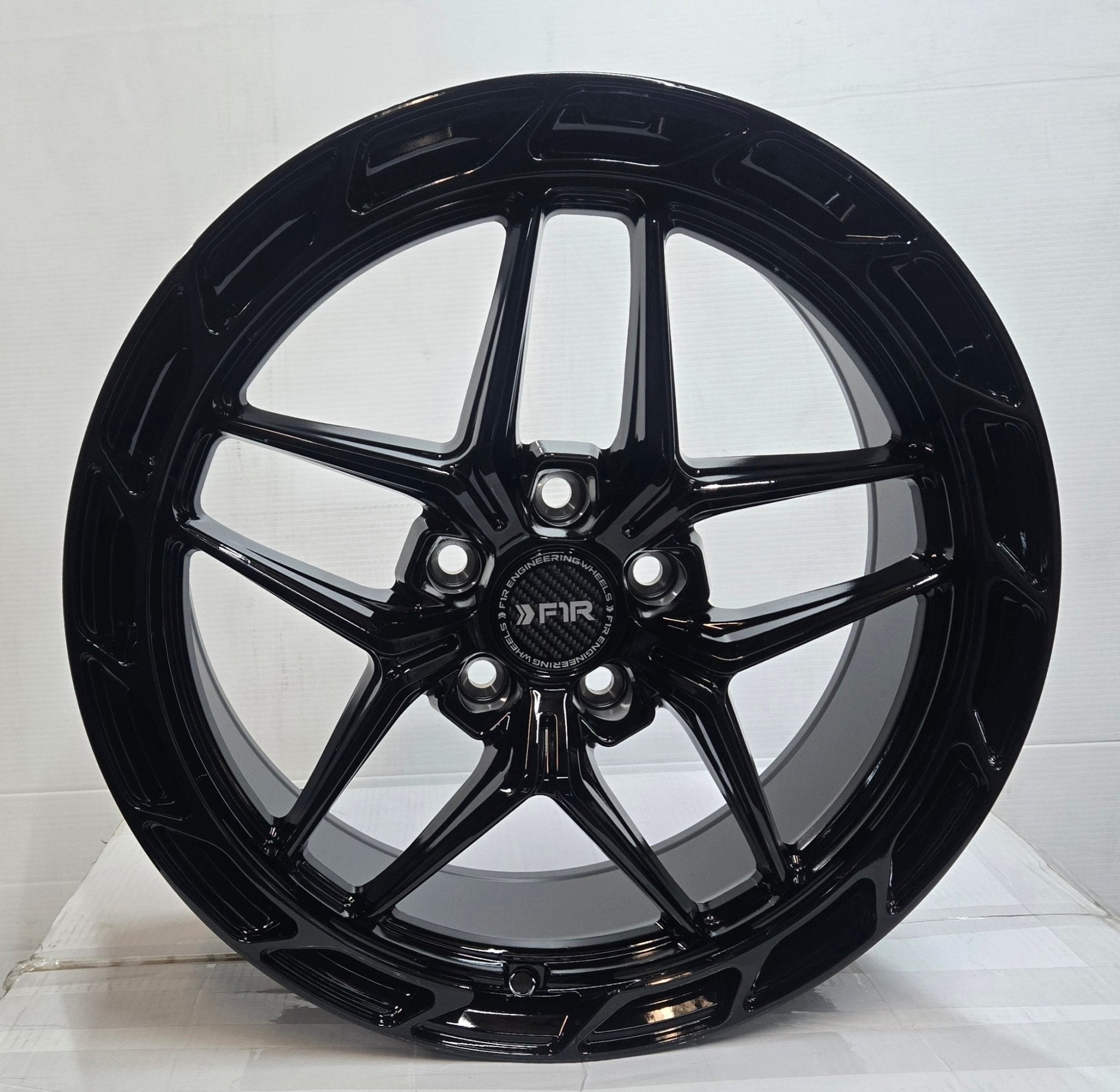 F1R FS5 18X8.5 5X114.3 GLOSS BLACK - Gun Hill Tire House (WTW - WHOLESALE TIRES & WHEELS)